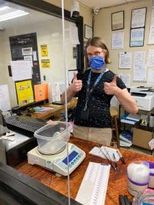 oasis employee with face mask